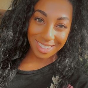 Meet your Posher, Courtney